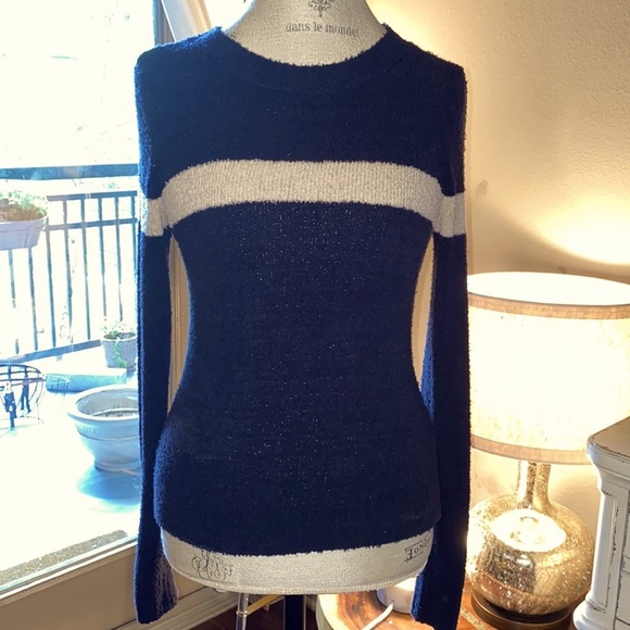 Vince Tops - VINCE. navy blue & ivory longsleeve sweater shirt XS